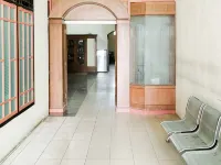 Nirina Homestay Pringsewu Mitra RedDoorz Hotels in Pringsewu