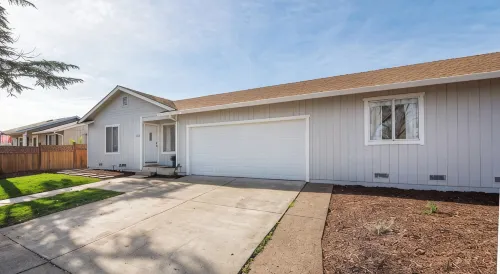 2 BD/1 BA Home- Wine Country Getaway - balcony