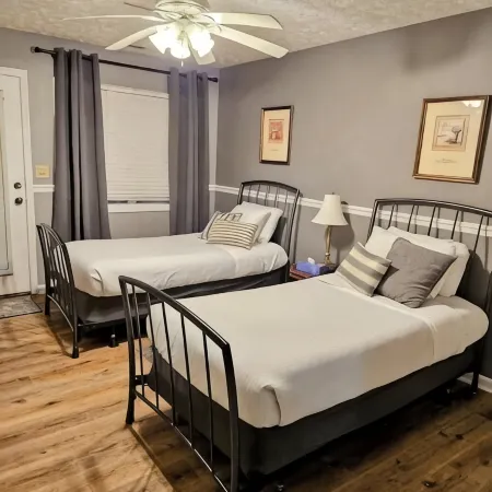 Golf Fans Welcome! Private Cabin Near Asheville's PGA Tour Event