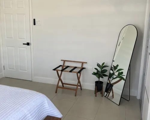Modern, Cozy, Airy 3-Bedroom Tropical Escape in Oceanpointe, Hanover, Jamaica Hotels in Lucea