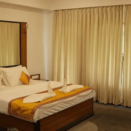 Hotel Dolphin Отели в г. Дига