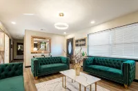 Stylish and funky, minutes away from everything NWA has to offer!