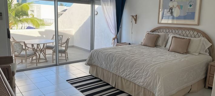 Oceanfront, 4 balcony condo: Stunning Sunsets Hotels in Lowlands