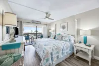 Relaxing Oceanfront Condo -Seaglass Spectacular Ocean Views from every room - balcony