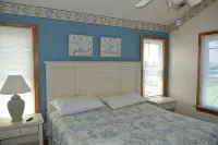 ComeSailAwayOBX-gorgeous 6 bedrooms/5.5 baths, oceanviews, pool, hot-tub,  beach - balcony