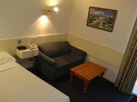 Pathfinder Motel Hotels in Kew