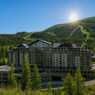 Swissôtel Damian Jasna ヤスナ・ニーズケ・タトリ周辺のホテル