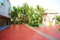 โรงแรมเบเวอลี้การ์เดน - ที่มีที่จอดรถ