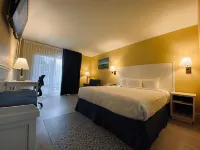 Monterey Bay Lodge - Pools