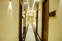 Hotel Shakuntla Palace - parking