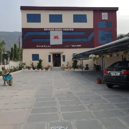 Sri Kamakshi Bhavan
