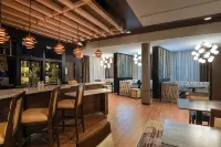 Courtyard Lenox Berkshires - С парковкой