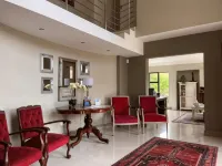Alabaster Luxe Villa - Guest houses