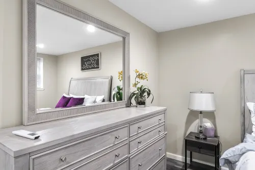 Modern 1-BR Apartment