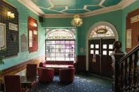 Carlton Hotel - ที่มีที่จอดรถ