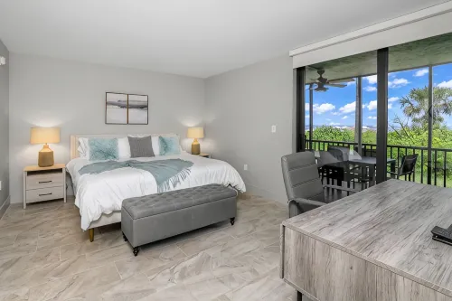 Gulf-Front: Dreamy Views, Renovated, Steps from Beach - 4-Star