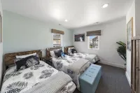 Unique 6 Bedroom Lakeview Home with Roof Terrace - Wi-Fi