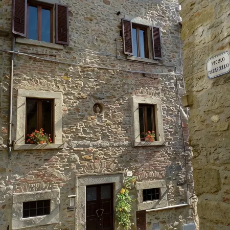 Apartment Me and You Cortona (with romantic outdoor shower on private courtyard)