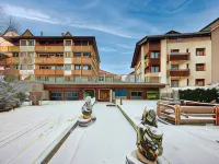 Hotel Rezia فنادق في بورمیو