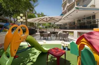 Hotel Ambra - Bãi đậu xe