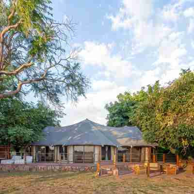 Mopani Safari Lodge Hotel Exterior