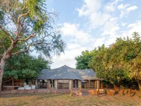 Mopani Safari Lodge Hotels in Mambwe