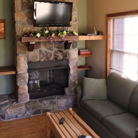 Minutes from Giant City - SIU - Shawnee Winetrail - Cedar Lake - Shawnee Forest!