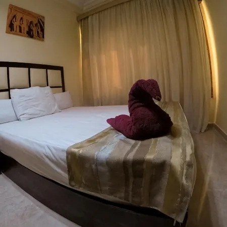 City Hotel