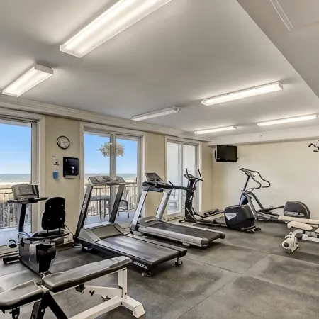 Oceanfront Condo with Pool,Sauna,Gym in Jacksonville Beach