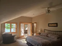 Gorgeous Waterfront with Dock & Mountain Views on Winnisquam - Sleeps 10