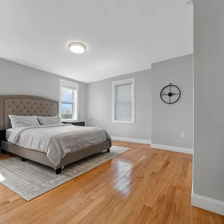 Modern/Luxury | Steps from Zoo & Golf Course