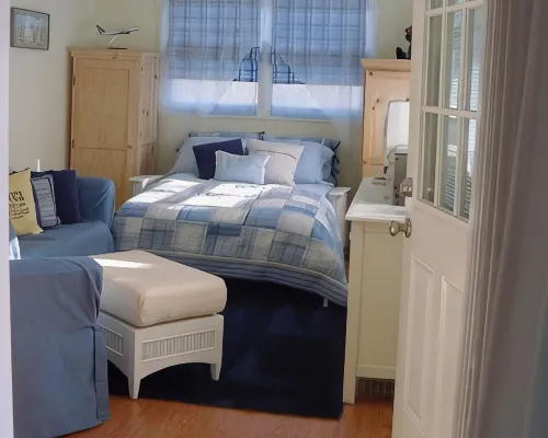 Cozy Beach Getaway - 1000' from Ocean/Boardwalk; 6 blocks from LIRR Hotels in Long Beach
