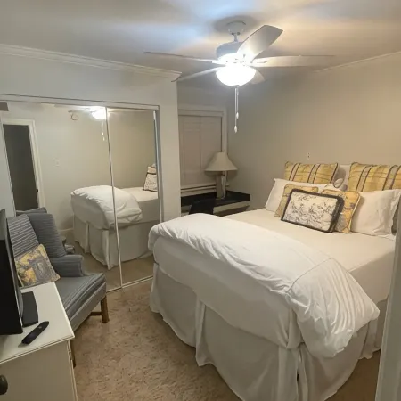 Fantastic Condo Within Walking Distance Of Football Stadium, Grove And Campus