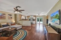 Desert Oasis. Private Pool - 10 Minutes to Downtown - 4-Star