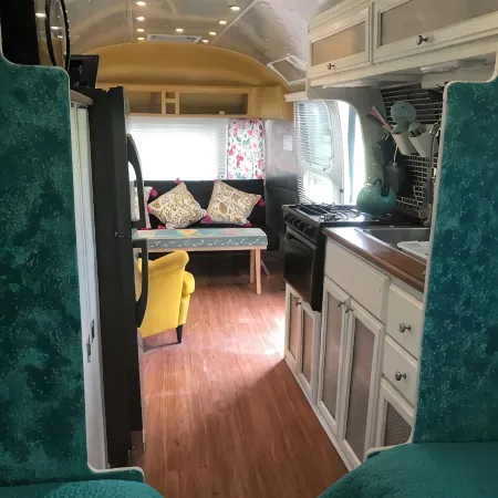 Gila Vintage Airstream RV- pet friendly
