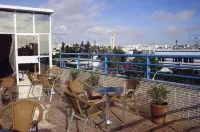 Hôtel Petite Suède - Parkplatz