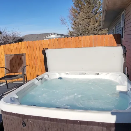 Private Hot Tub • Remodeled • Peaceful Retreat