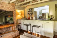 Skylight Ranch - Spacious Getaway - Homestays