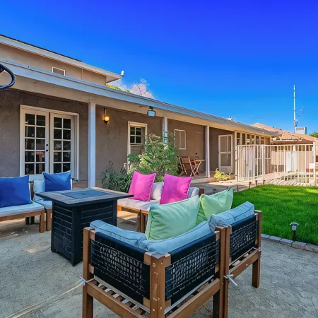 Warm Winter Oasis, Heated Pool & Family Fun