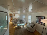 Coastal Gem historic Eastport Water Street walk to shops, restaurants, galleries - 4-Star