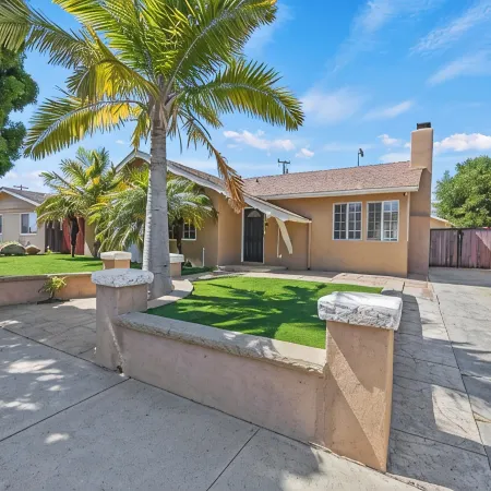 Coastal Home Near UCSB & Airport + Hot Tub, King Beds, Fast Wifi, Sleeps 6