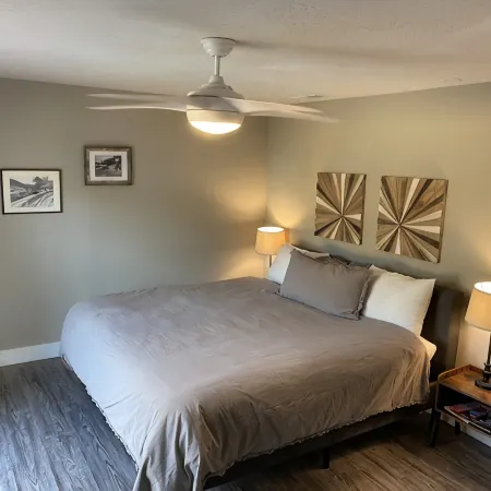 Spacious 5Br with Sauna & AC, Fenced Yard,Fast WiFi, Near Willamette Pass