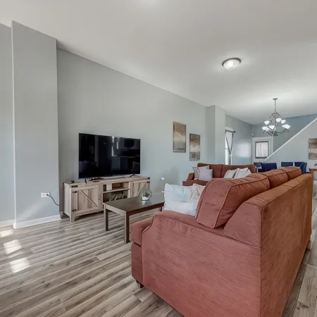 Spread out - Renovated 5BR+Loft, Sleeps 12+