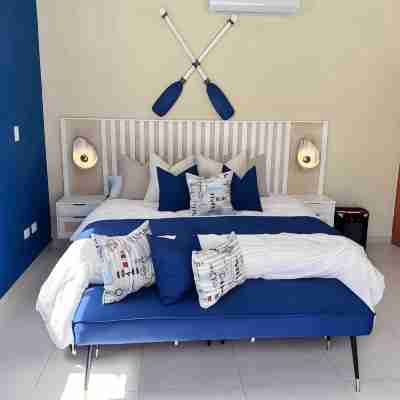 Fanta Sea: Luxe Villa, Pool, 4 Min Drive to Beach Rooms