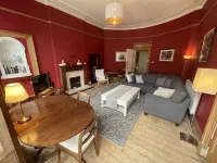 Fantastic city centre location - Spacious 3 bedroom apartment - 2 Sao