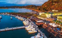 Breathtaking Ocean Vistas, Jungle Bliss, Walk to Eateries & Beach, Fast Internet - 2 stjerner