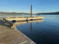 Oceanfront Inn:  Dock, Beach Access, & Free Kayaks! Hotels in Sooke