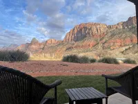 Driftwood Lodge - غرفة مطلة على الجبل