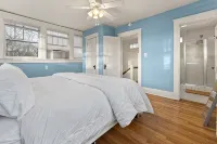 4 KING BEDS Luxurious Historic Home in the Heart of Memphis - บังกะโล