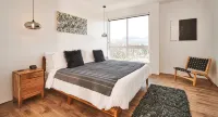 One-bedroom honeymoon penthouse, Mt Hood views, downtown White Salmon, suite 16